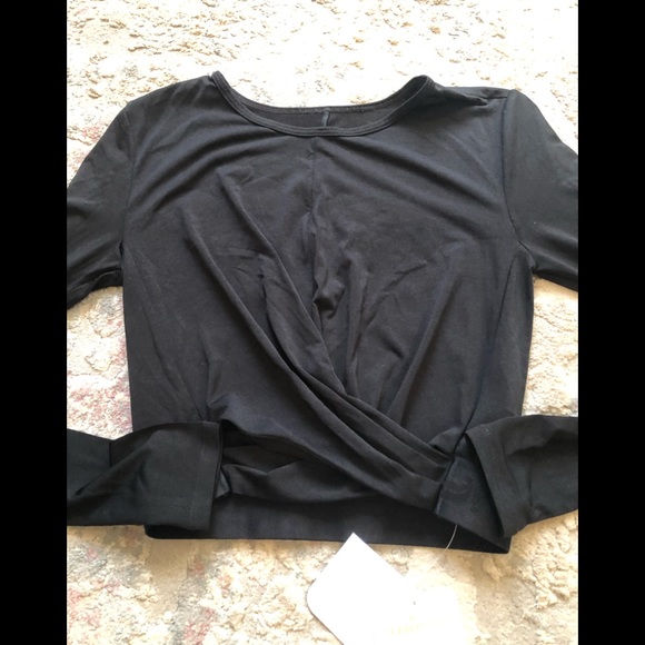 🆕Fabletics Pia Front Twisted Long Sleeve Top NWT - Picture 3 of 7